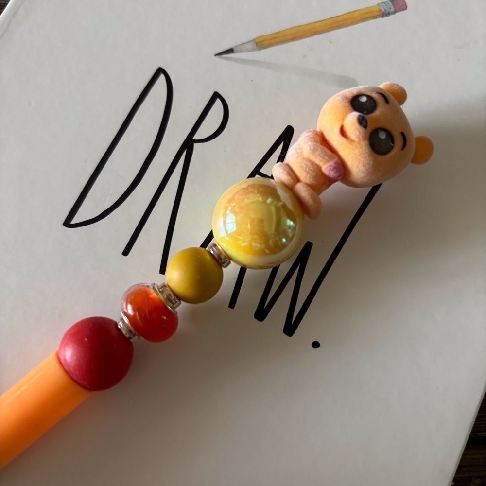 Disney Doorables: Winnie the Pooh: Pooh Bear handmade beaded pen